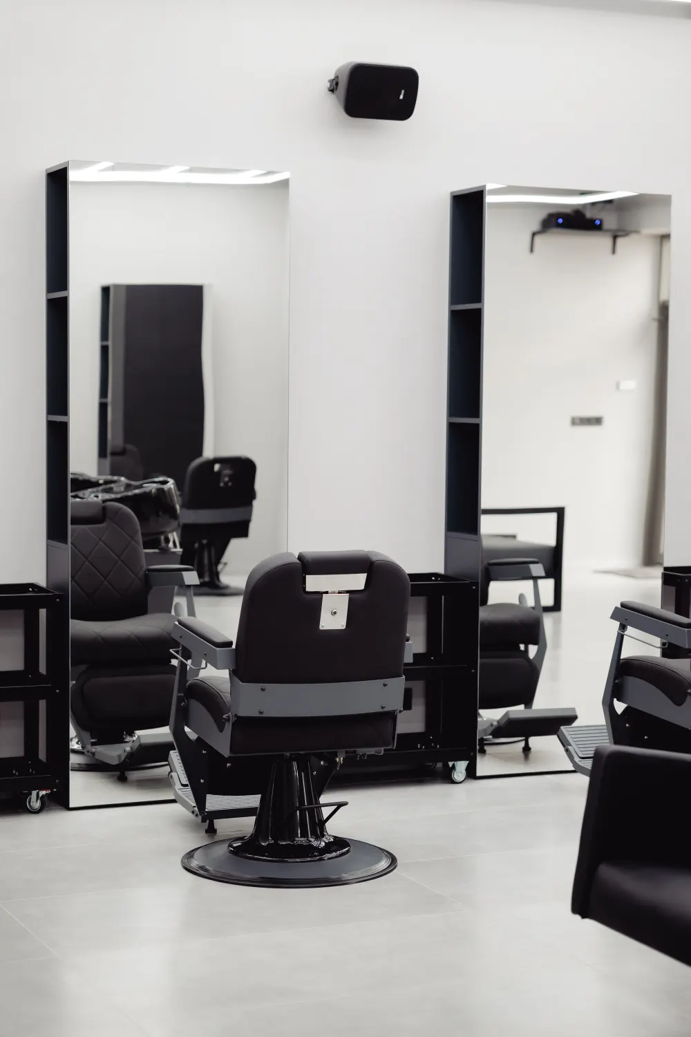 Interiorul salonului Hairbox 1
